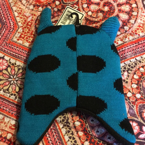 Child’s hat - Picture 2 of 2